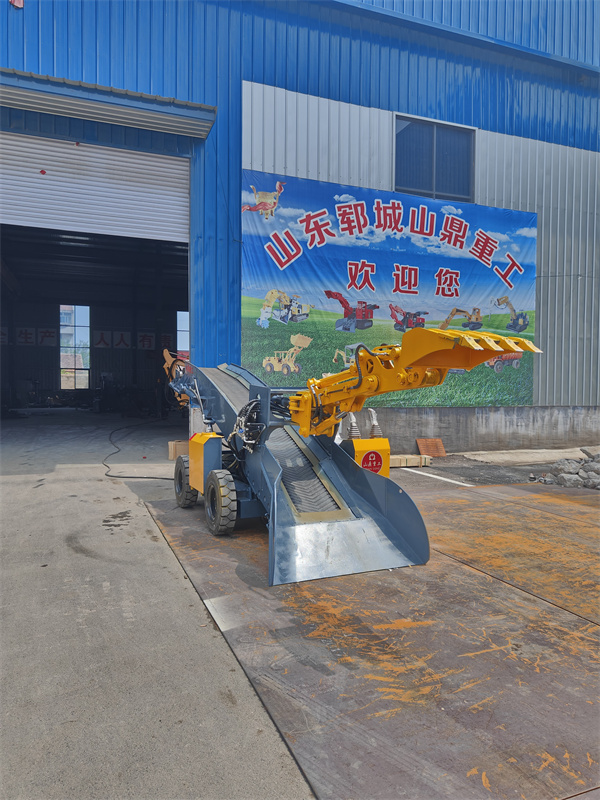 轮式皮带式挖掘式装载机